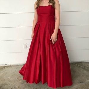 Betsy amd Adam Beautiful Prom or Formal Dress